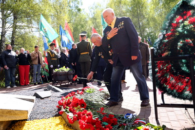 В Минске возложили цветы в память о чернобыльской катастрофе
