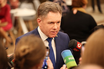 \"Лiстапад\": специальный приз Президента Беларуси присужден китайскому режиссеру Чжан Чжуну