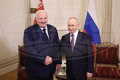 Лукашенко и Путин провели встречу в Санкт-Петербурге