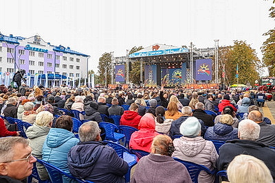 Памятник креветке, выставка караваев и подворий. В Белоозерске проходят \"Дажынкі-2025\"