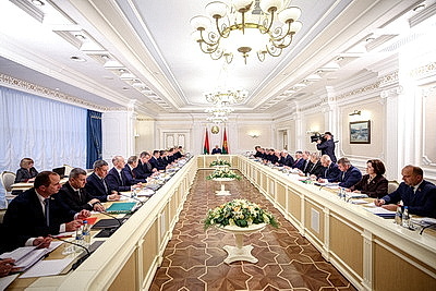 Лукашенко провел совещание о проектах прогнозных документов на 2026 год