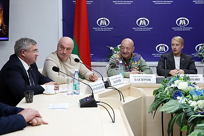 В Беларуси 24 апреля стартует прокат дебютного фильма Ивана Харатьяна \"Каруза\"