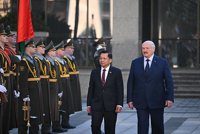 Встреча Лукашенко и премьера Мьянмы Мин Аун Хлайна проходит во Дворце Независимости