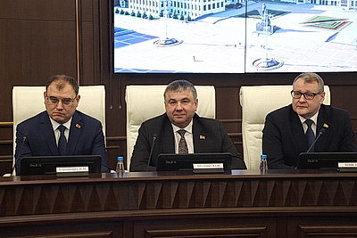 Головченко представил коллективу Аппарата Совмина и профильным министрам нового вице-премьера