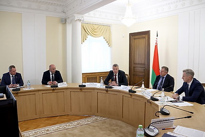 Крутой призвал вывести сотрудничество со Смоленской областью на самый высокий уровень