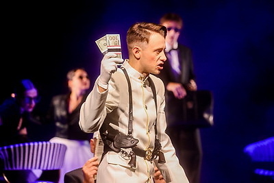 В Брестском академическом театре драмы состоялся премьерный показ спектакля \"Маскарад\"