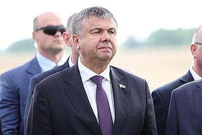 Лукашенко посетил Смолевичский район, в центре внимания - уборка озимого рапса
