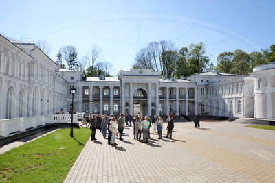 Восстановление исторического парка в Жиличах Кировского района планируют завершить осенью