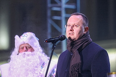 Огни зажгли на главной елке Бреста