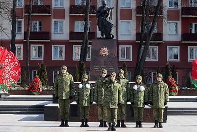 Гомельские школьники несут вахту памяти