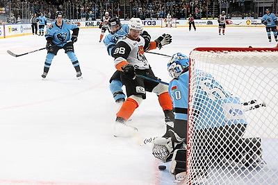 Минское \"Динамо\" крупно обыграло \"Амур\", Мороз оформил дубль