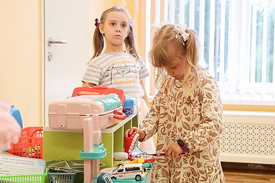 Патриотический клуб, физкультура, музыка, рисование. В Первомайском районе Минска открыли новый детсад