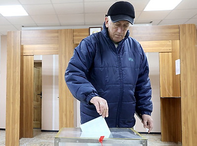 Международные наблюдатели посетили участки для голосования в Орше