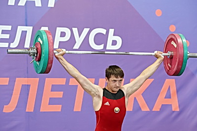 В Могилеве проходит чемпионат Беларуси по тяжелой атлетике