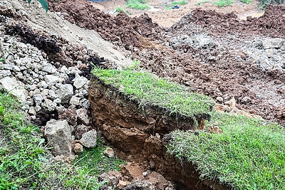 Как в Витебске устраняют последствия обвала берега Западной Двины