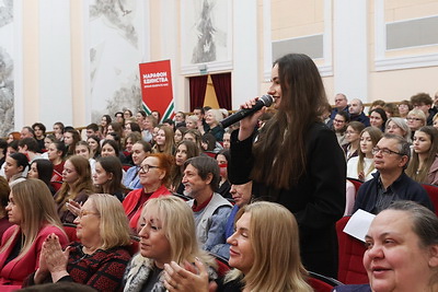 \"Талант и опыт в действии\". Артисты Купаловского театра дали мастер-класс на сцене Академии искусств