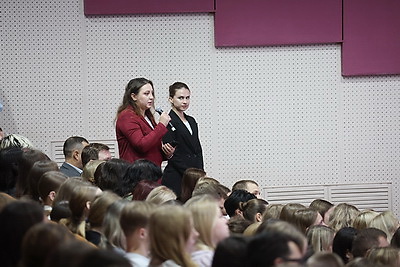 Молодые парламентарии стран СНГ встретились с молодежным активом БРСМ и посетили Национальный технопарк