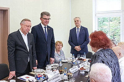 Губернатор Санкт-Петербурга встретился с блокадниками Ленинграда