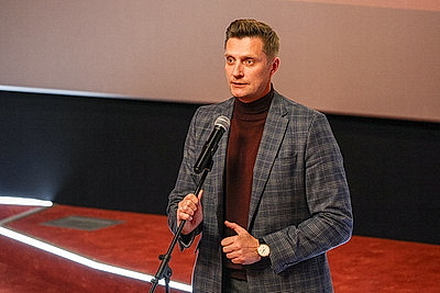 Премьера телеверсии спектакля \"Идиот\" прошла в кинотеатре \"Победа\"