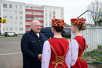 Лукашенко во время рабочей поездки посетил объекты АПК в Шклове
