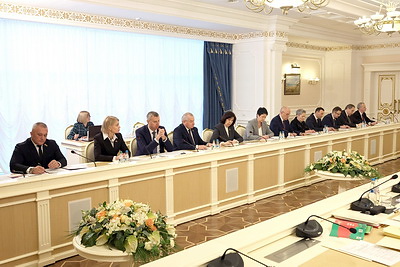 Лукашенко провел заседание Президиума ВНС