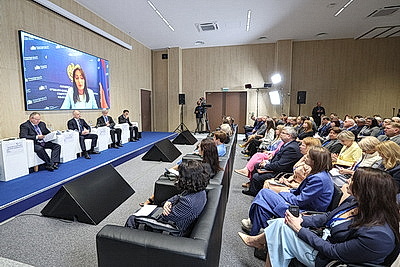 ЕЭФ: мероприятия деловой программы проходят на полях форума