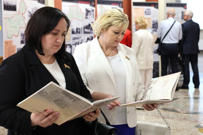 Книгу \"Неизвестные страницы войны открывают депутаты белорусского парламента\" презентовали в Минске