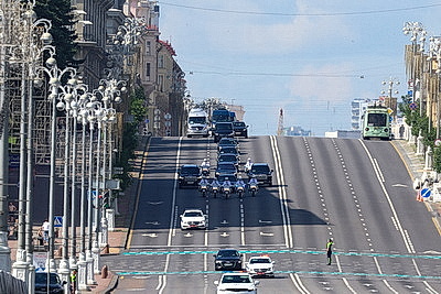 Премьер-министр Танзании возложил венок к монументу Победы в Минске