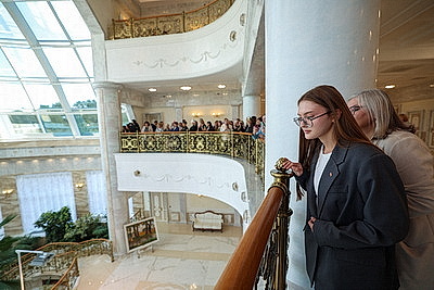 Дворец Независимости с экскурсией посетили работники \"Гродно Азот\"