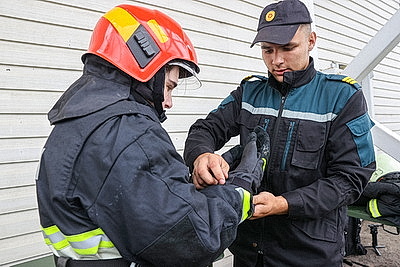 \"Один день с МЧС\": практический семинар для журналистов и блогеров провели в Борисовском районе