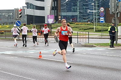 Около 1800 участников из шести стран вышли на старт полумарафона One Run в Минске