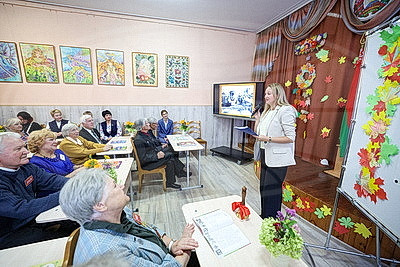 Снова школьный звонок и контрольная. Для витебчан золотого возраста провели \"Урок жизни\"