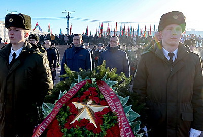 В Витебске состоялась церемония возложения цветов и венков ко Дню защитников Отечества