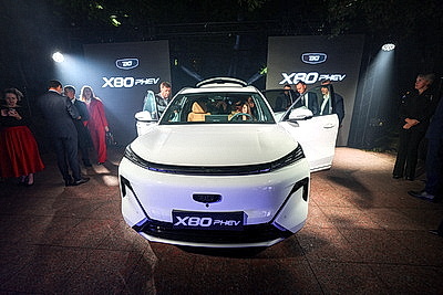 \"БЕЛДЖИ\" презентовал первый белорусский гибрид BELGEE X80 PHEV