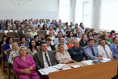 Уборочная, перспективы развития региона. Сергеенко с рабочей поездкой посетил Витебскую область