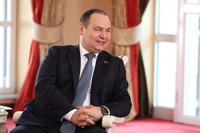 Головченко встретился с президентом Уганды в формате \"один на один\"