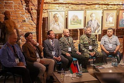Около 100 представителей стран СНГ участвуют в Бресте в форуме \"Память без границ\"