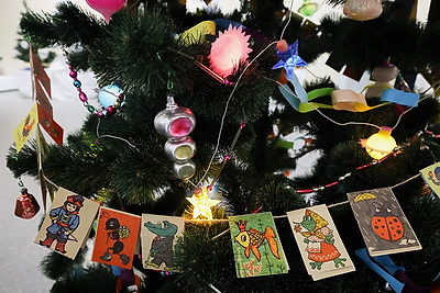 Более 2 тыс. елочных игрушек, гирлянд и открыток разных эпох представили на выставке в Могилеве