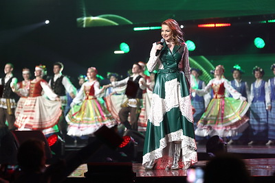 \"Марафон единства\": грандиозный гала-концерт белорусских артистов \"Время выбрало нас\" проходит в Лиде
