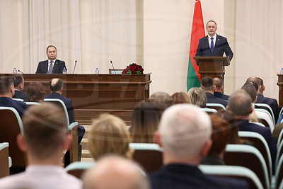 Богатый опыт и личные качества. Головченко представил нового министра по налогам и сборам