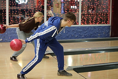 Спортивный и социально значимый проект. Турнир по боулингу \"Спешиал Олимпикс\" прошел в Минске
