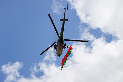 Шествие поколений, военный парад. 80-й День Победы встречают в Гомеле