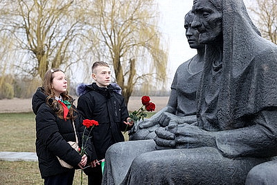 Митинг памяти жертв Хатыни состоялся в мемориальном комплексе \"Дремлево\"