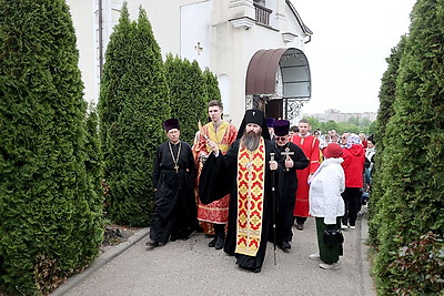 У православных верующих - Радуница