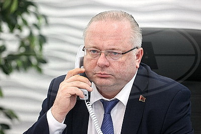 Герасимов провел прямую телефонную линию с жителями Гродненской области