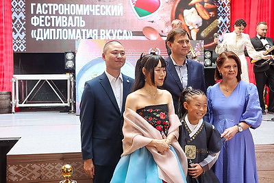 Фестиваль \"Дипломатия вкуса\" в Минске объединил гостей из более чем 20 стран