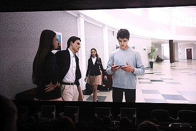 \"Мы сделали все возможное, чтобы удивить\". Режиссер \"Переломного момента\" о дошлифовке фильма