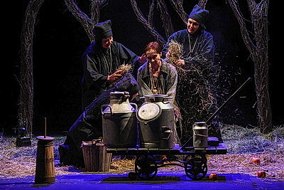 Спектакль \"Корова\" представил Брестский театр кукол на конкурс театрального искусства