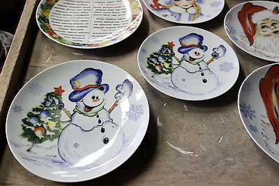 Добрушский фарфоровый завод изготовил тематическую продукцию к Новому году