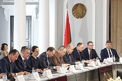 Головченко: правительство и Нацбанк в условиях внешнего давления обеспечили устойчивое развитие экономики